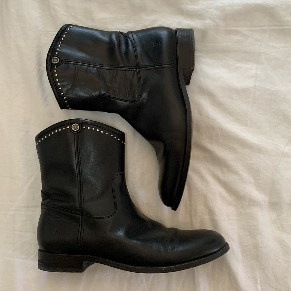 Women black Frye boots